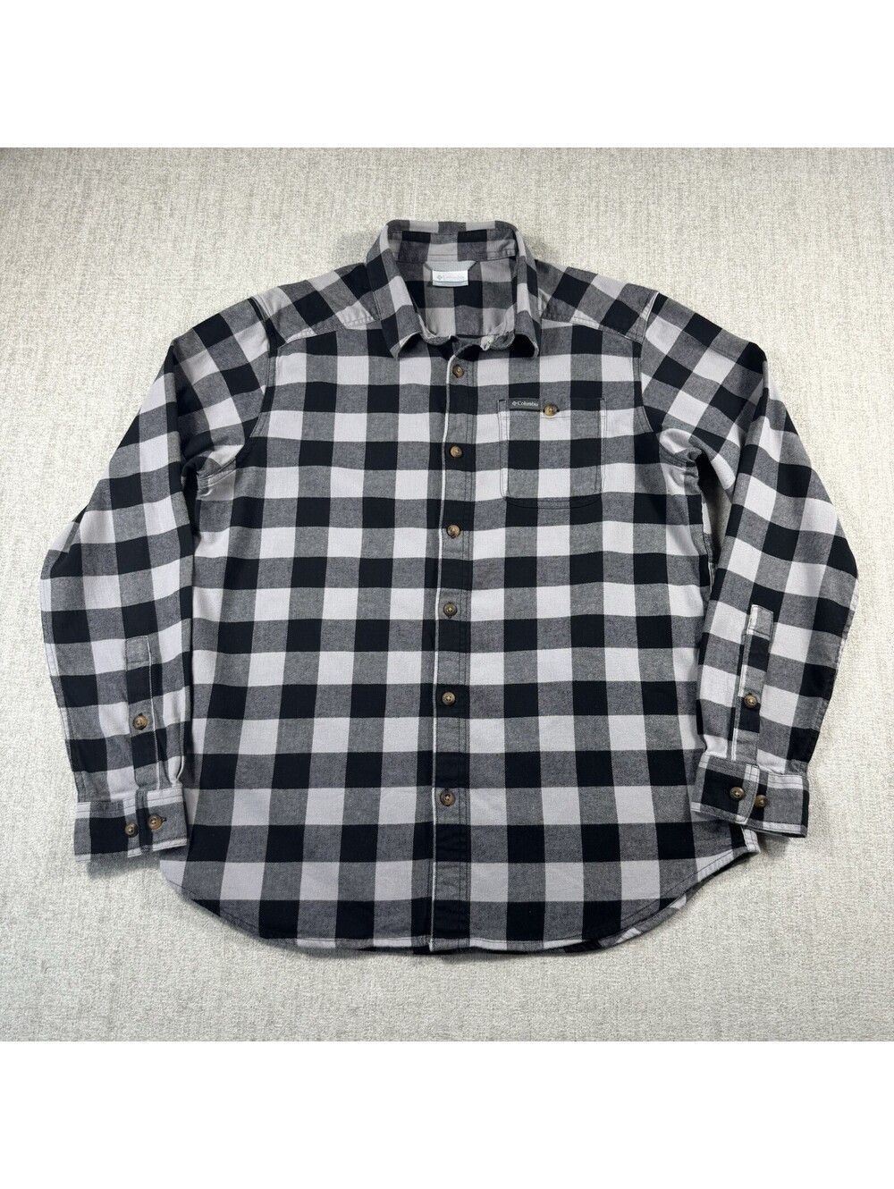 Columbia Cornell Woods Flannel Shirt Mens Medium Black Gray  Plaid Button Down